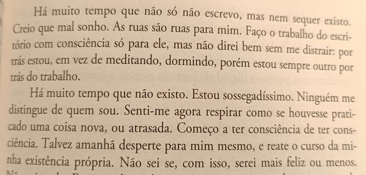 Hélder Verdade Fontes (@heldervfontes) on Twitter photo "Há muito tempo que não só não escrevo, mas nem sequer existo. Creio que mal sonho." "Há muito tempo que não só não escrevo, mas nem sequer existo. Creio que mal sonho."
