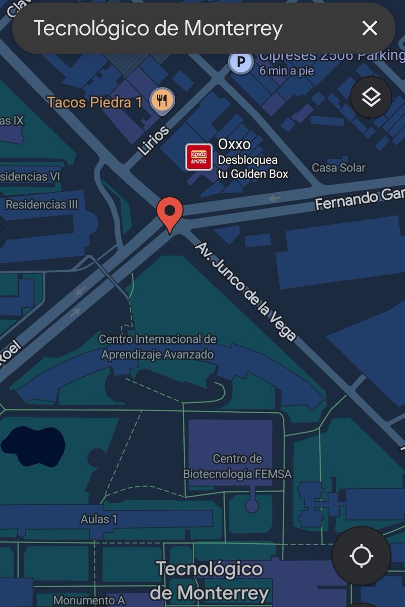 Semáforos apagados, Av Junco de la Vega y Av Fernando García Roel, zona Tec. <a href="/Cicmty/">CIC</a> <a href="/victormtzlucio/">Víctor Martínez</a> <a href="/telediariomty/">@telediariomty</a>