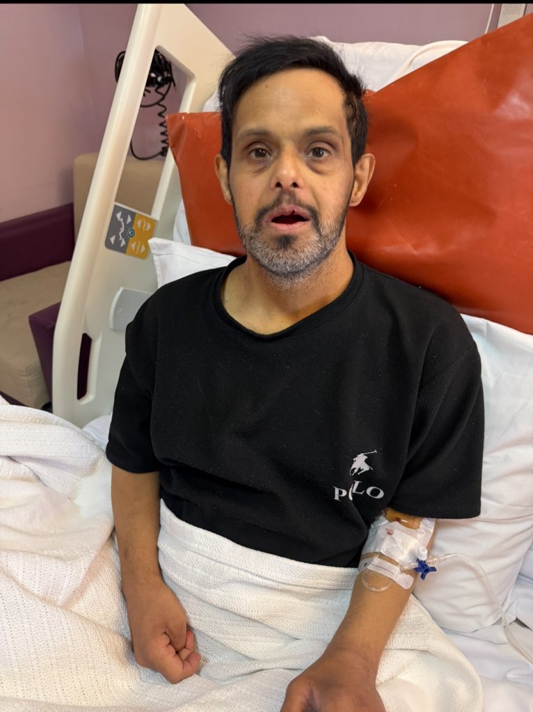 خال اولادي وومن ابنائي الغالين فيصل متعب خلف الزيد المسمار الى رحمة الله ... الصلاة عليه عصر غد الخميس بجامع الراجحي والدفن بمقبرة صديان ... العزاء بمنزلنا بقفار من بعد العصر ... ياكبر فرقاك علينا يافيصل .