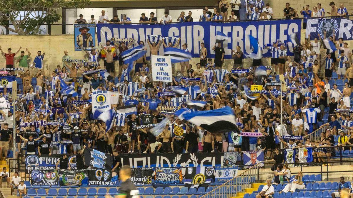 Os esperamos a todos esta tarde en la grada de animación!! No fallemos a nuestro equipo 
"Te animaré cuando menos lo merezcas, porque sera cuando más lo necesites"