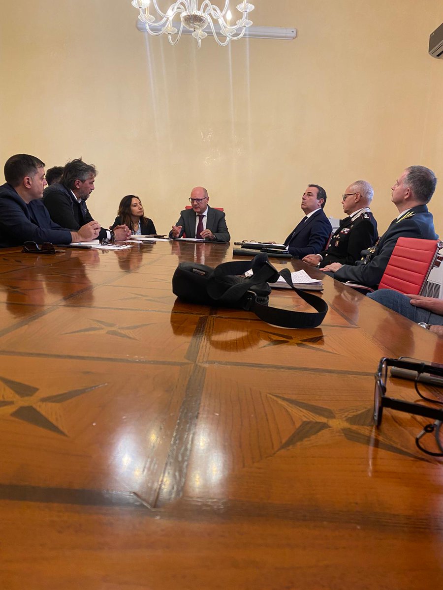Fit_Cisl_Lecce's tweet photo. La Federazione Italiana Trasporti (Fit) CISL di Lecce esprime grande soddisfazione per l'esito positivo dell'incontro tenutosi nella giornata odierna in Prefettura, convocato per affrontare la pressante protesta dei tassisti con regolare licenza del capoluogo. https://t.co/Gu1JfqeEsf