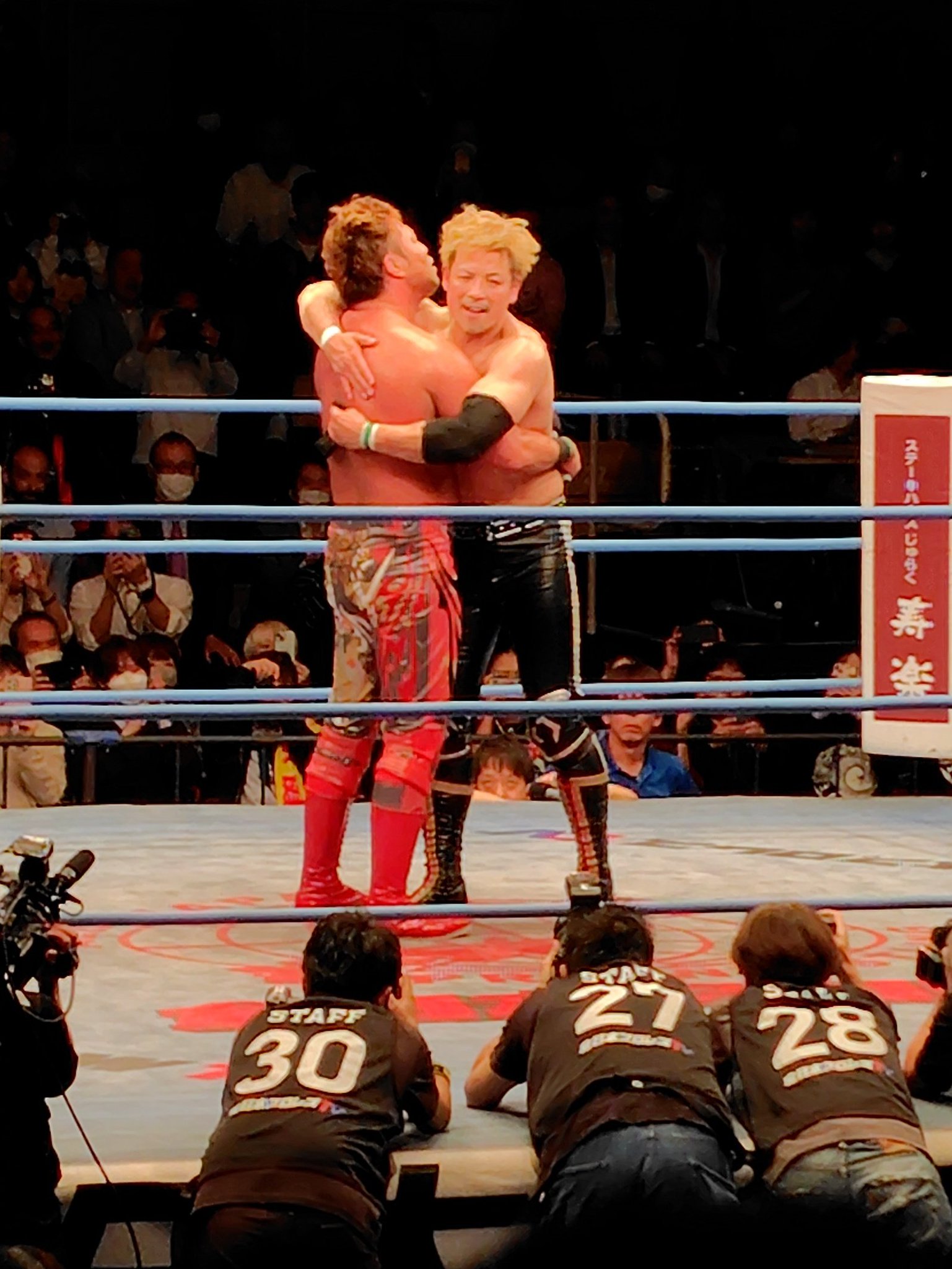 G33hAgYXQAMe_CJ?format=jpg&name=large