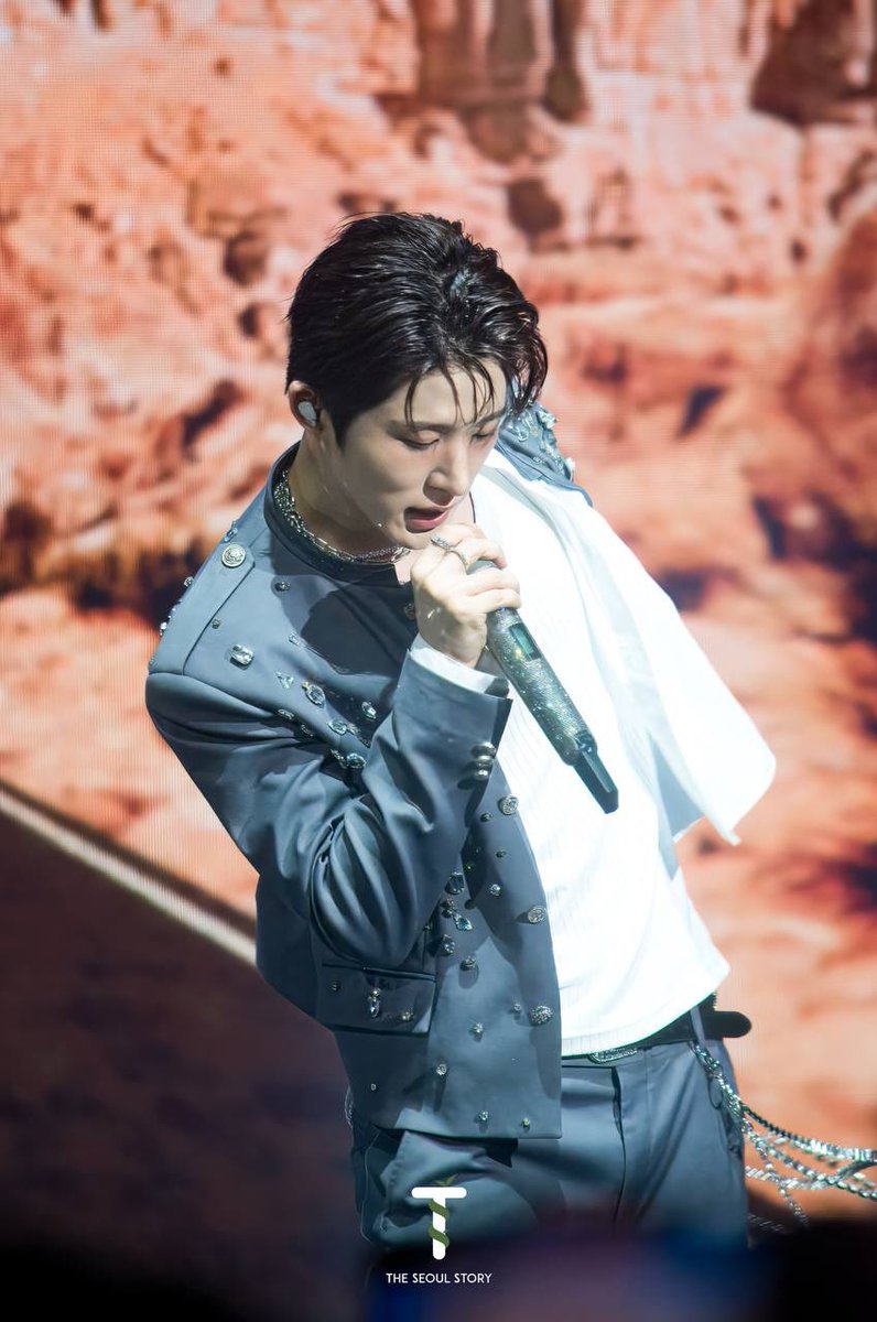 theseoulstory's tweet photo. [SINGAPORE] Time really flew since The Last Tour Parade in Singapore! 🥹🎡

Recap the night here ➡️ https://t.co/tD7K27NM2S

Thank you @Threeanglespro for the media invite!

#BI #김한빈 #KimHanbin
#TheLastParadeinSG #BIinSG #HANBINinSG #비아이 https://t.co/GavOBDQAOH