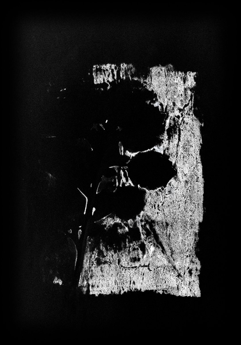 good morning artists 🎃

Ghostly shadow
BY - <a href="/AriniNathalie/">Nathalie Arini</a> 

just 1 of 198+ pieces in the 2nd annual Midnight Mass event on #objkt🐦‍⬛

🔗objkt.com/tokens/KT1NFqv…