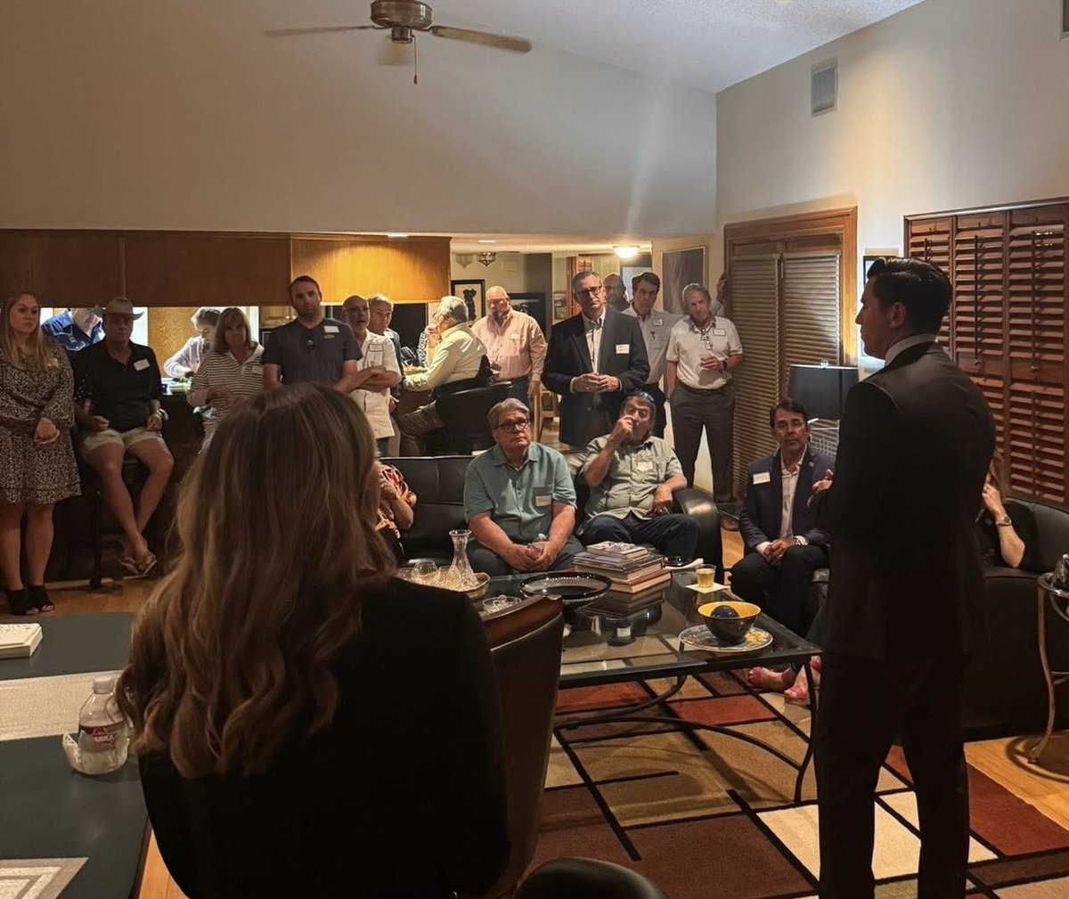 EricDFloress's tweet photo. Nothing means more than connecting directly with the people who make up our community. Thank you to Ron and Diane Banks, Dale Dillon and Norelene chamberlain, Minerva and Kenny Simpson, Becky and Leo Yzaguirre for hosting such a thoughtful conversation and to everyone who came out to share their ideas and support. Together, we’re building a stronger South Texas!