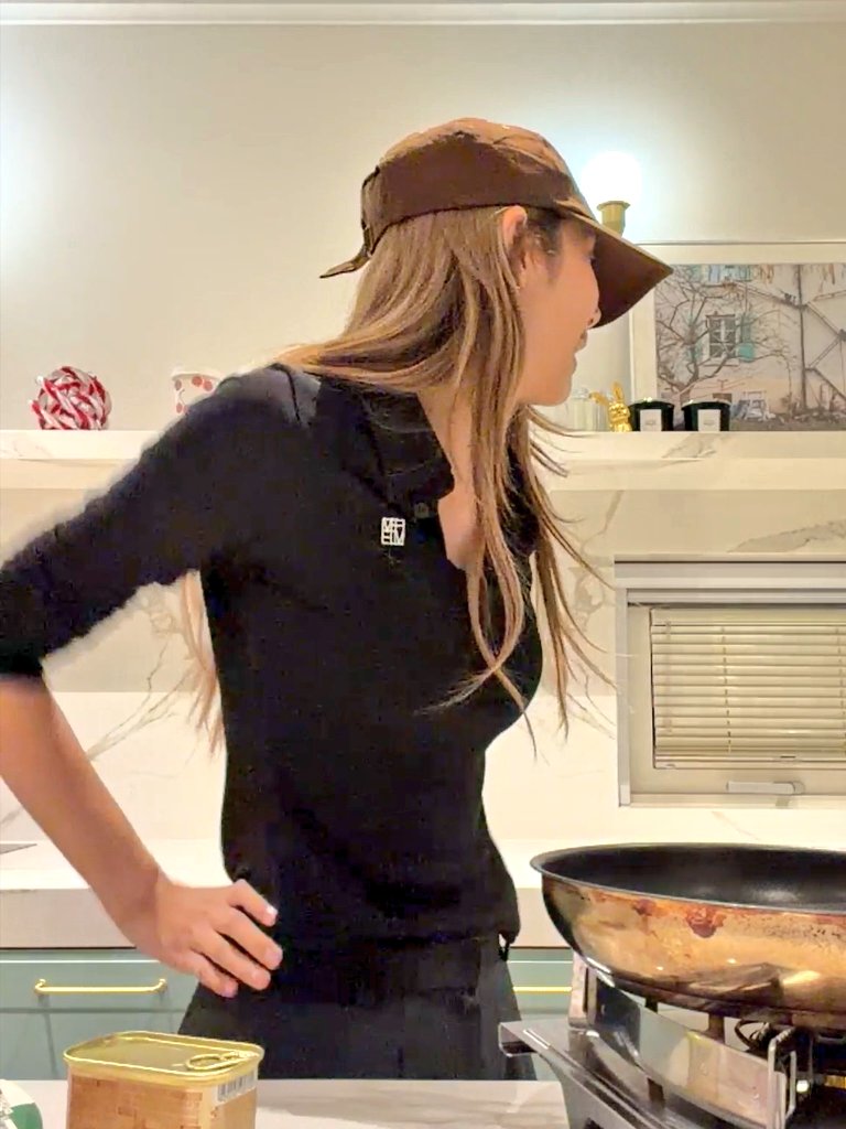 LauvLala_ tweet media