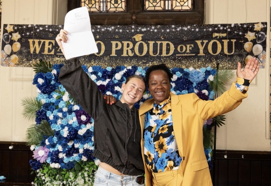 🌟 1 day left!  With outstanding teaching, small class sizes, personalised mentoring and careers guidance, V6 offers everything you’d expect from a sixth form with high aspirations- visit us on Thu 23 Oct, 5:45- 8pm #FutureReady <a href="/BristolEdu/">Linda Tanner</a> <a href="/EducationEACT/">E-ACT</a> <a href="/MontpelierHigh/">E-ACT Montpelier High School</a>