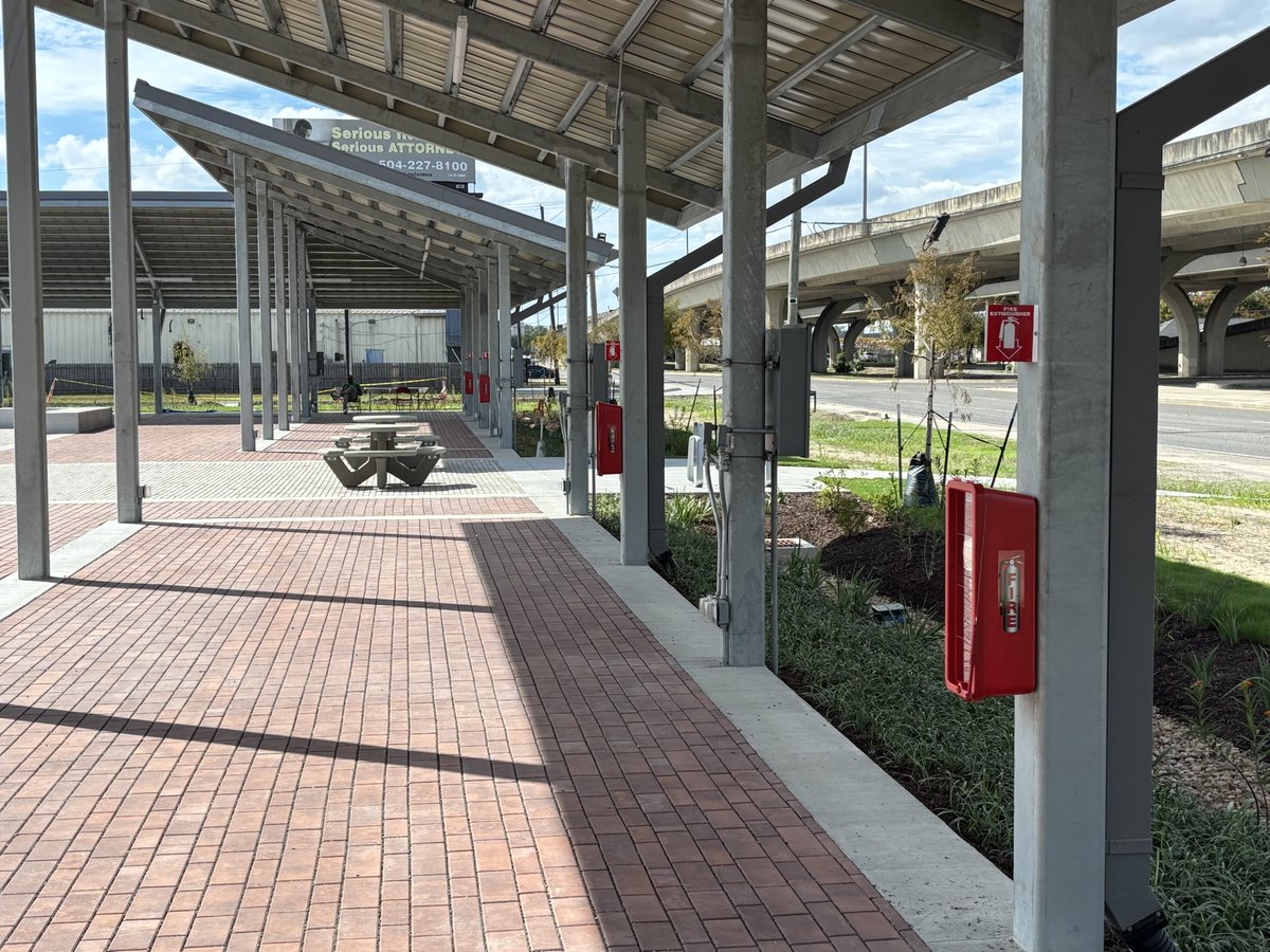 ConstructionVpg's tweet photo. We’re in the home stretch—just a few final details before the community can gather, connect, and enjoy this beautiful new Farmers Market! We love to see it!

#Construction #nupes #hbcu #healthcare #education #alabama #tennessee #louisiana #texas #georgia https://t.co/TtQka4CaXE