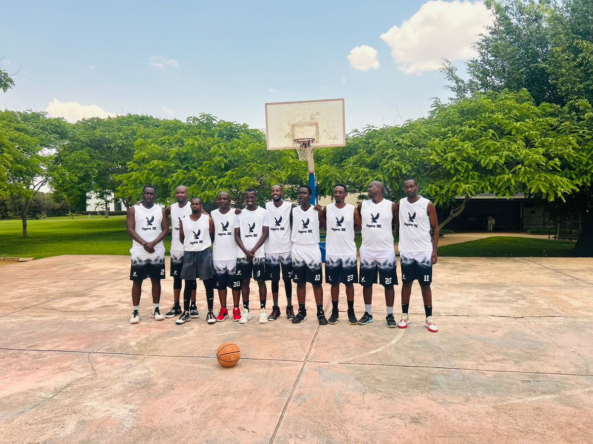 Rwanda_Vbl's tweet photo. 🏀 Veterans Basketball League – Opening Weekend Results! 📷 
Day 1 : 
• Chaos  50–42 Crest Legends BBC 
• Imitali 71–61 Green Stars 

BBC Day 2 : 
• SOS Family BBC 55–51 K Bulls BBC 
• Kagoma BBC 64–59 Gikondo Lions BBC 
The legends are back and the competition is ON! 📷📷 https://t.co/qQvVsLhOIn