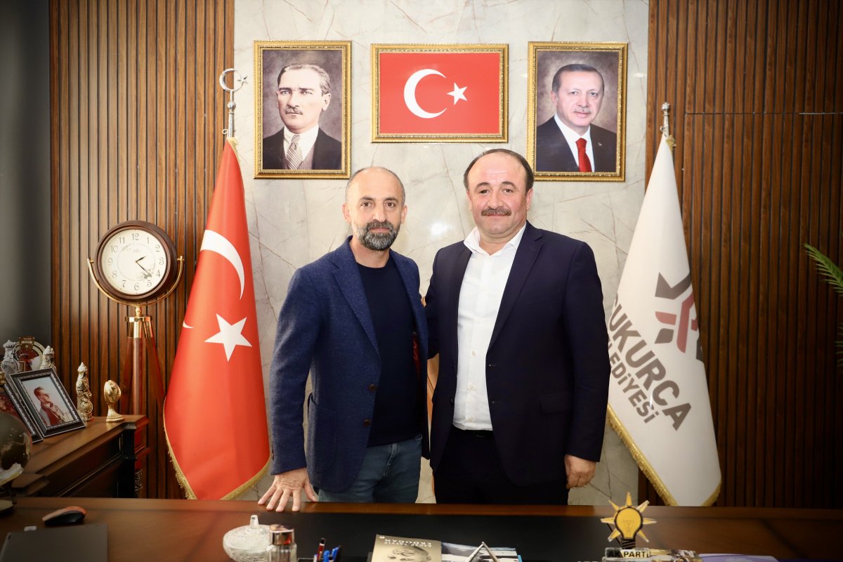 Memur-Sen ve Eğitim-Bir-Sen Hakkâri İl Başkanı Nihat Gür, Belediye Başkanımız Sayın Nazmi Demir’i makamında ziyaret etti.