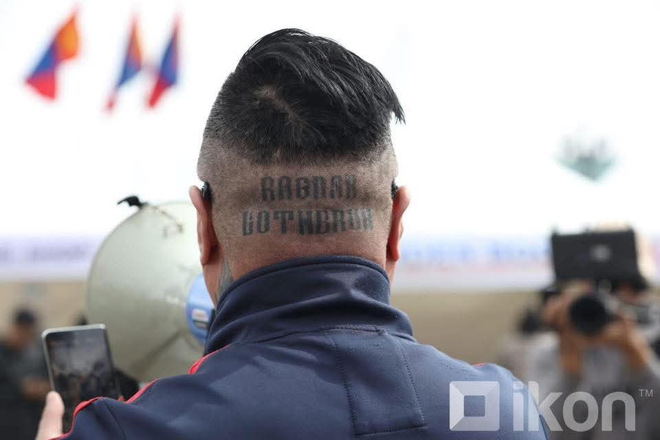 Би Үндэсний эвслийг дугуйлсандаа гутарч бна🥺🥺🥺🥺