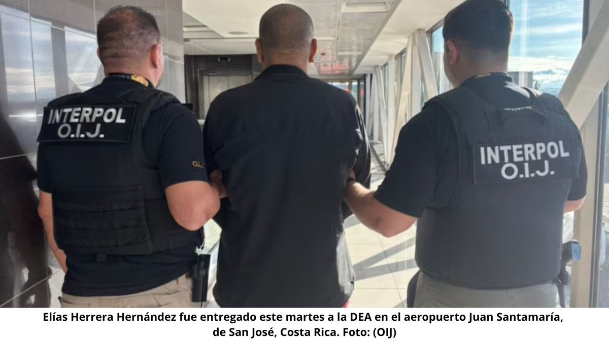 🇨🇷 ✈️ 🇺🇸#ElíasHerrera Hernández, presunto líder de la banda “La H” en #CostaRica, fue entregado a las autoridades estadounidenses para enfrentar cargos de abuso a una menor y delitos relacionados con el tráfico de #cocaína hacia EE.UU.
🔗Lee más en esta nota👇🏻: