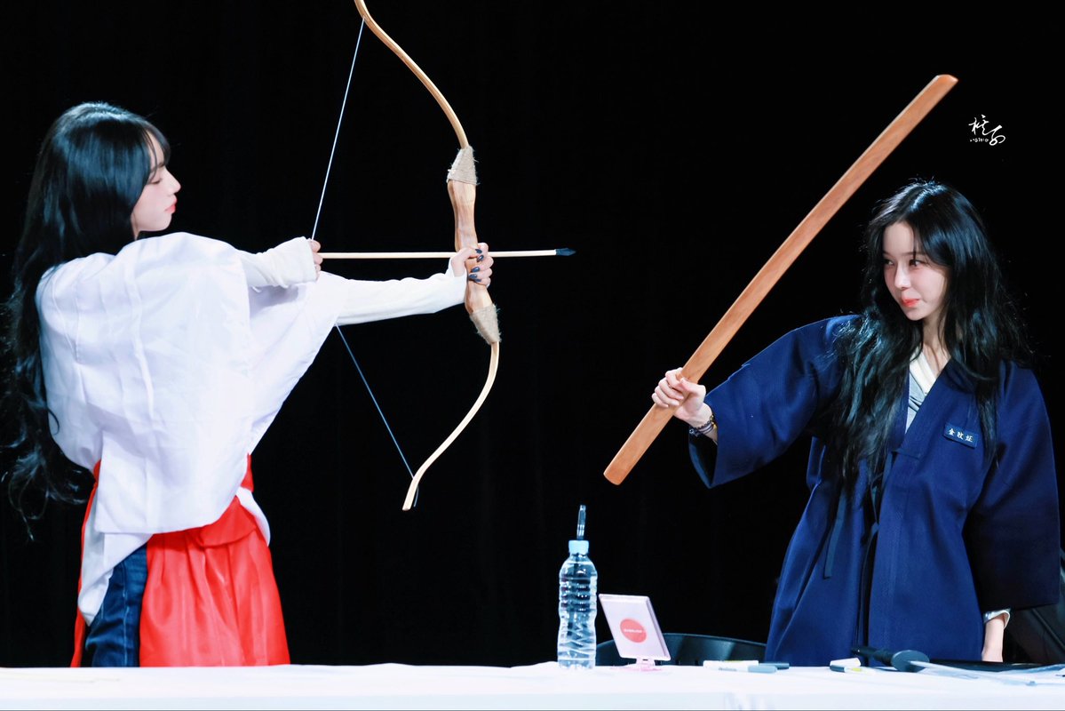 rinasloser's tweet image. #jmj au prompt
kieros is a cupid full of mischief who has always played with others’ feelings for her amusement. but when she meets aphrielle, the girl she longs for, everything changes. years of games earn her a divine punishment: her arrow will not work on the one she loves.