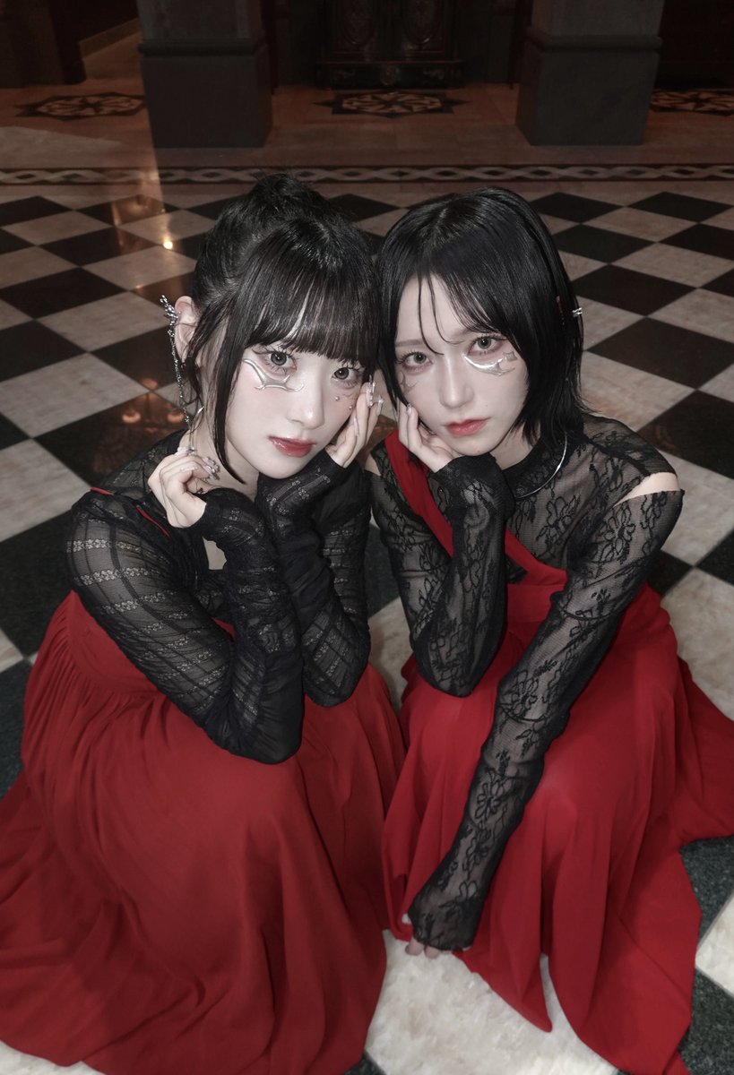 二科会会員・齋藤三郎　人気の赤いドレスの少女