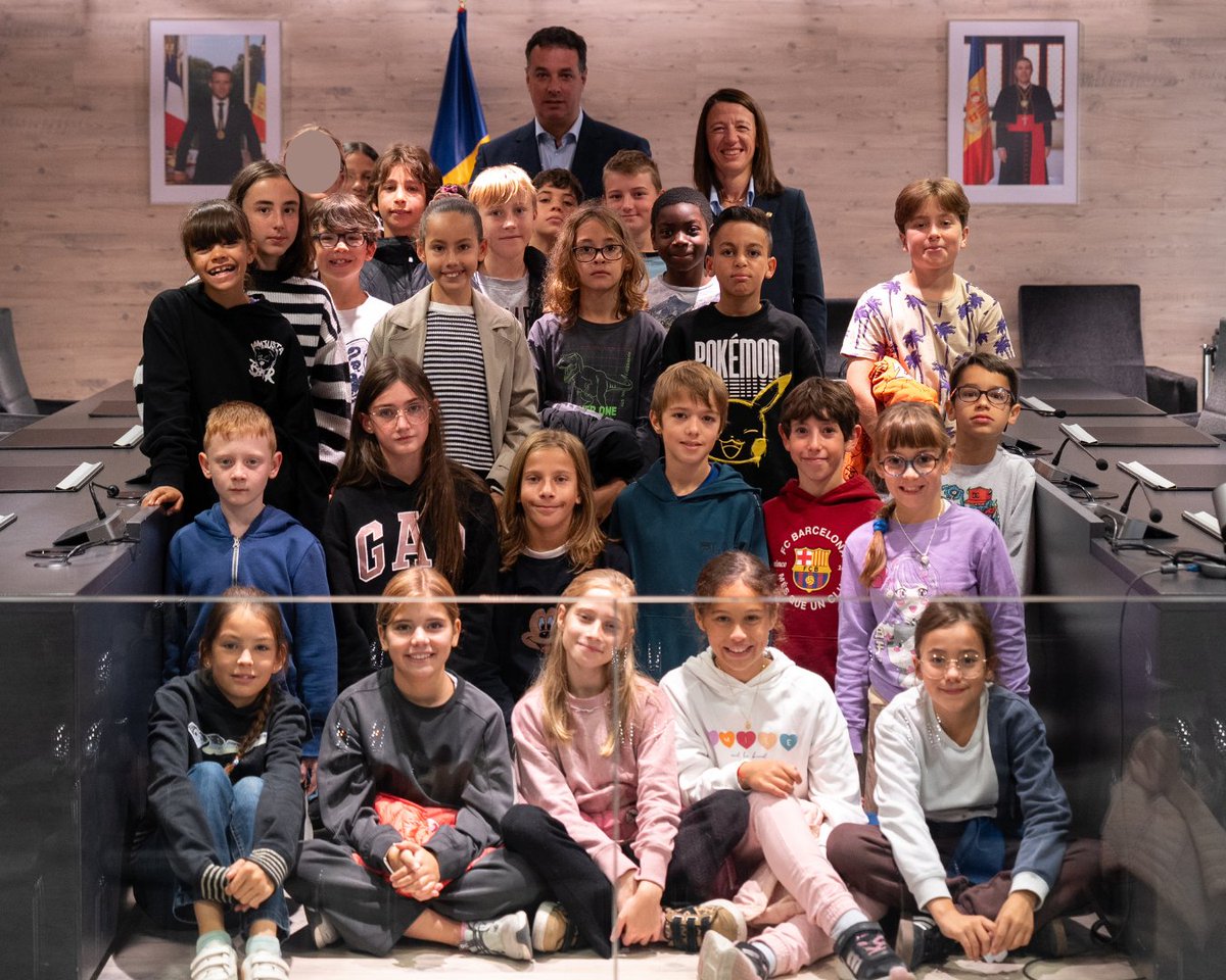 ordinoesviu's tweet photo. 📚Els alumnes de CM2 de l'escola francesa d'Ordino visiten el Comú per conèixer per dins les institucions.
Tota la info a➡️https://t.co/WuOvT000Jw https://t.co/MxVmEOpX11