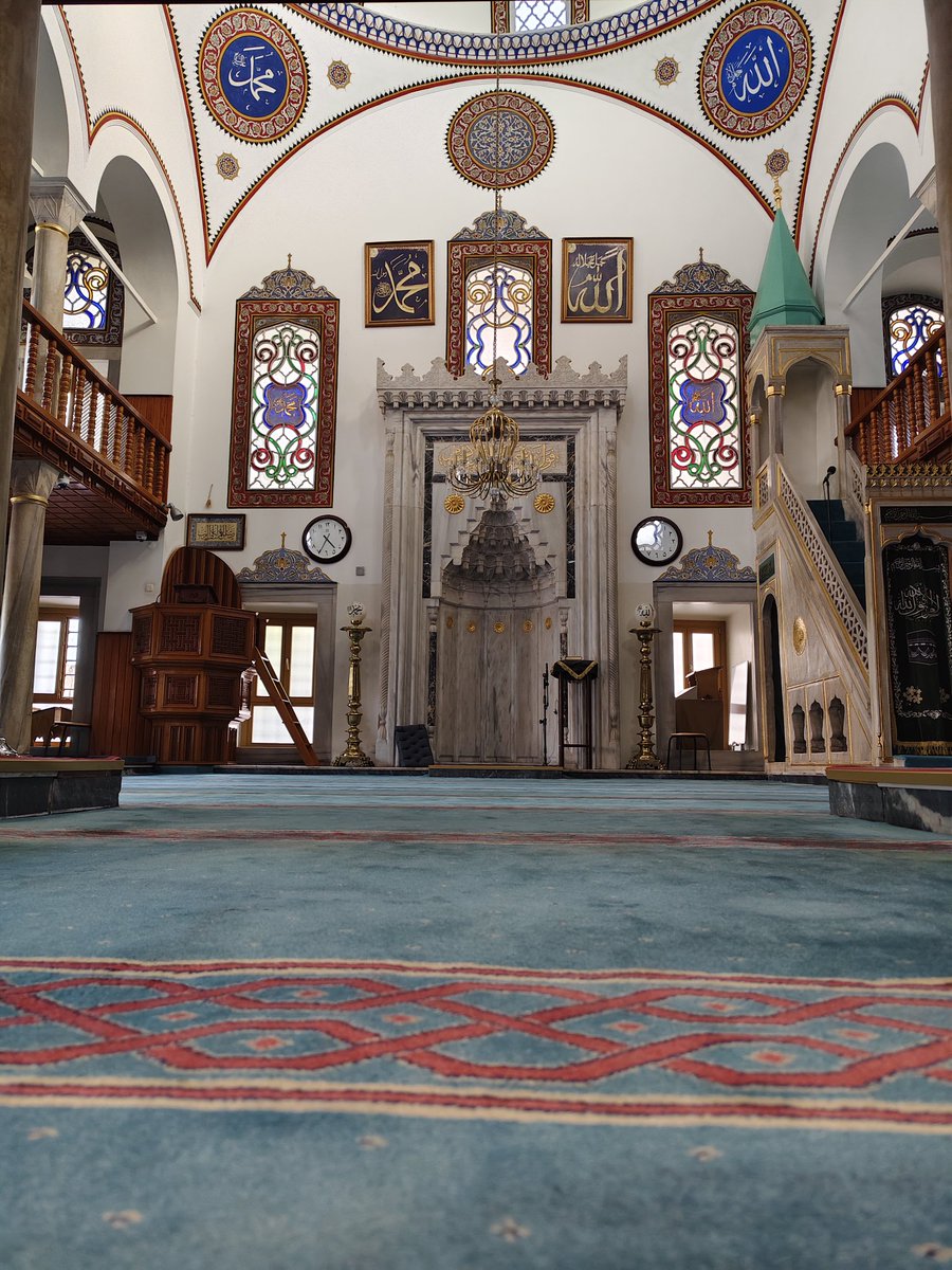 An itibâriyle 👇
Merkezden Herkese
Selâm Olsun 🌹

#Fatih #Çarşamba
#İsmailağaCamii