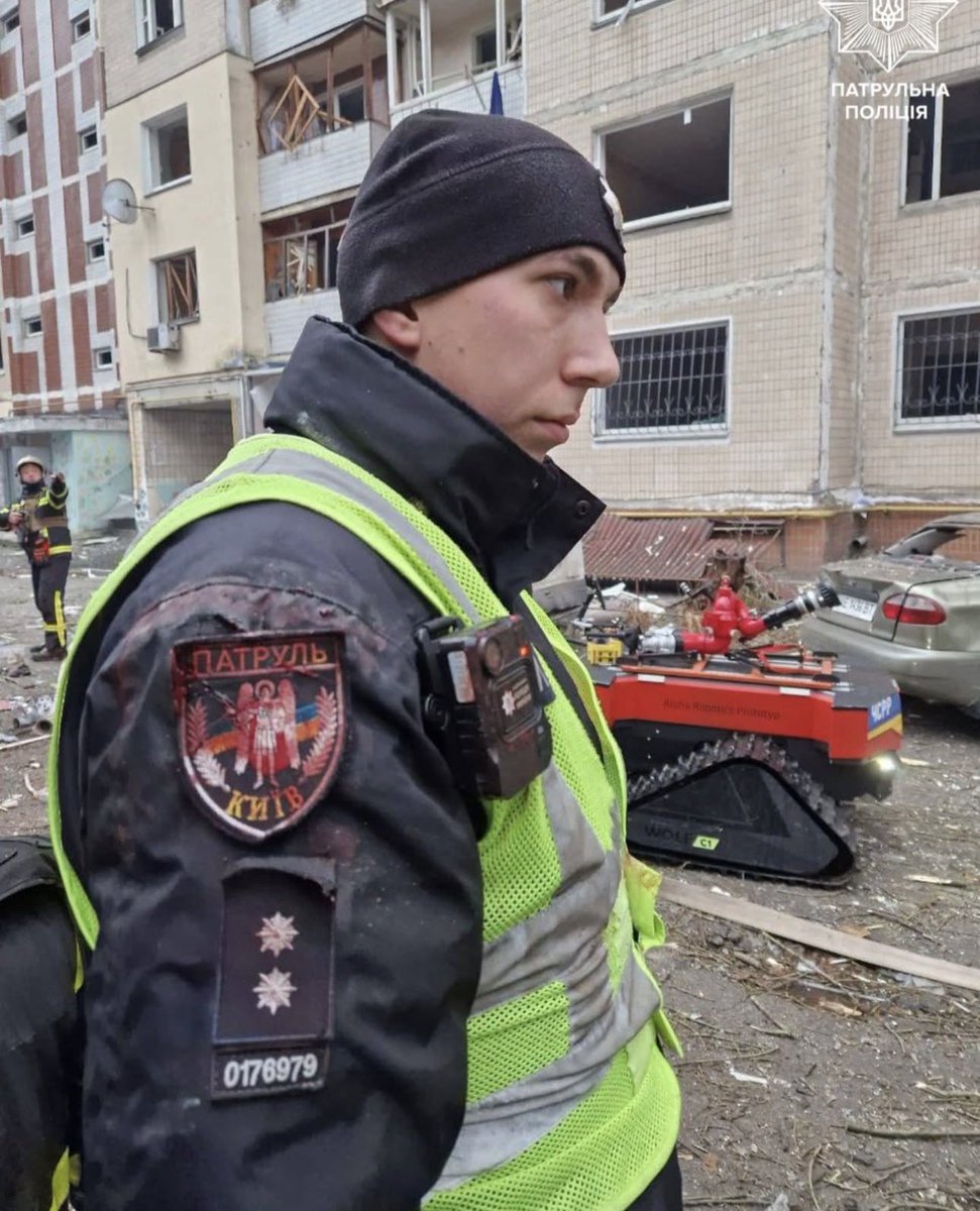 ReputationUA's tweet image. «Поліцейські не воюють. Чому я маю?»