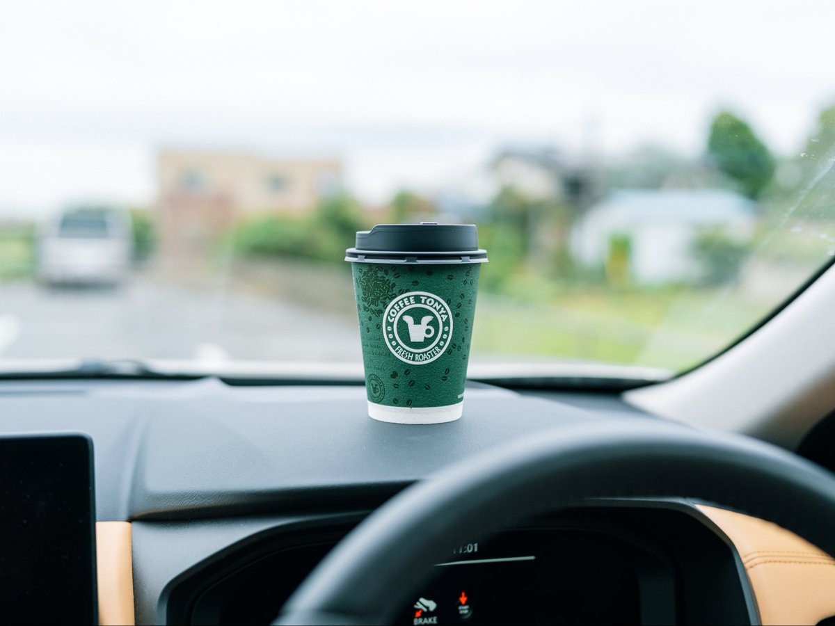急な寒さで今日はホットコーヒー。