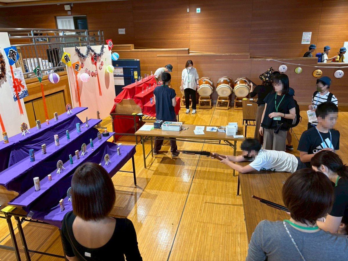 MitaPTA's tweet photo. 先週末PTA主催の「ふれあいまつり」が開催されました。
各学年のクラスサポーターさんや秋田県美郷町の皆様等、多くのボランティアの皆さまにご協力いただき子供たちは笑顔いっぱいに楽しんでいました。御田小の伝統行事として今年も温かい雰囲気に包まれた一日となりました。
#御田小 #PTA #美郷町 https://t.co/PX0Aq8UBJg