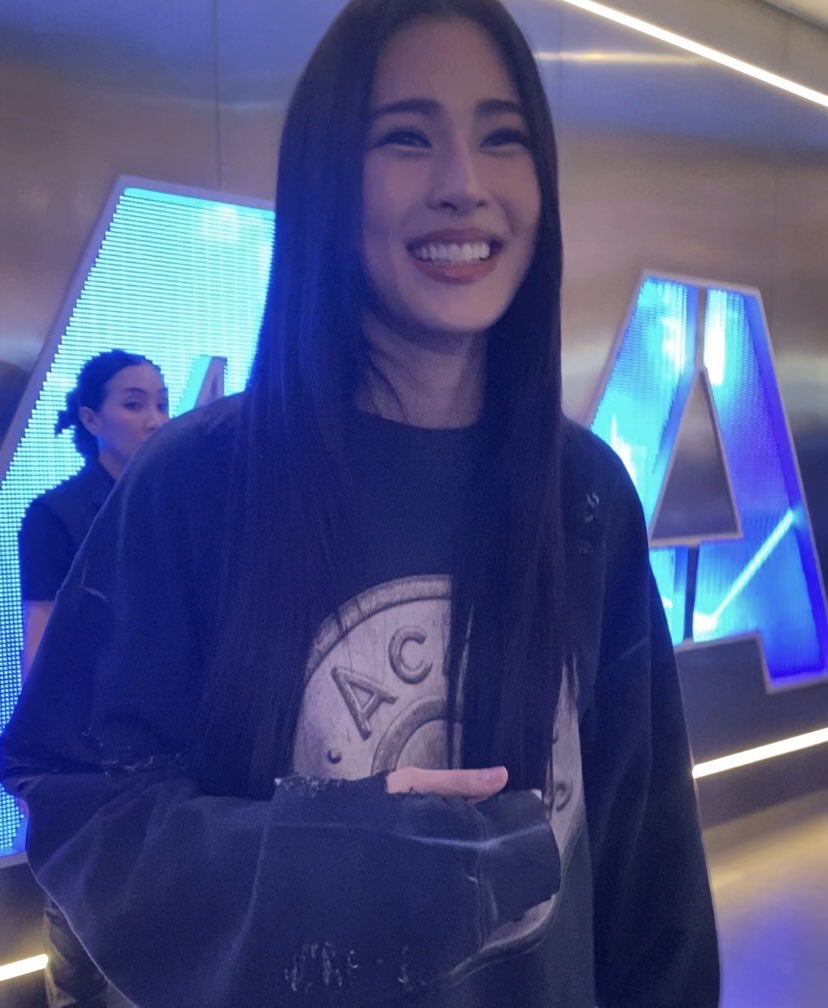 yawns ⟡ tweet media