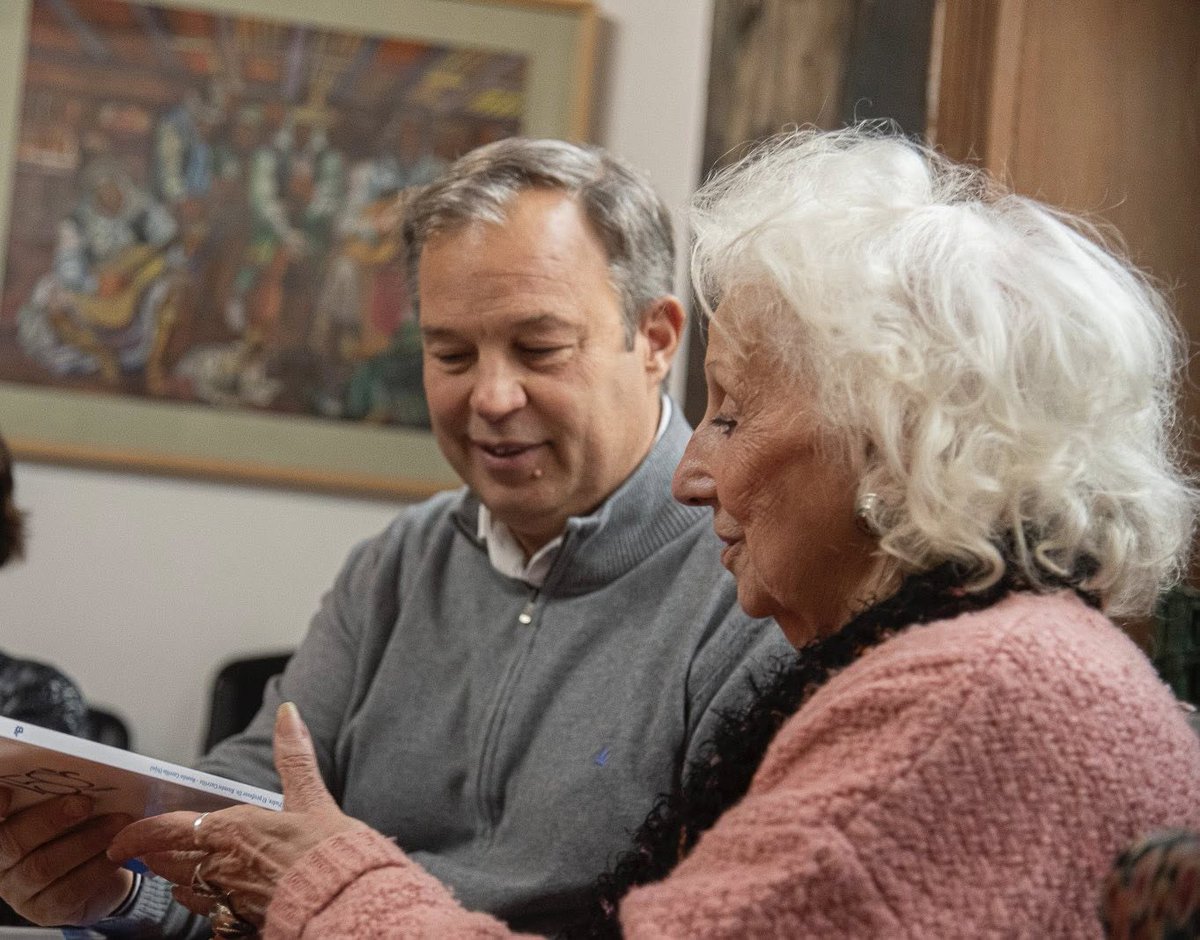 Hoy es una fecha muy especial en la que coinciden el Día Nacional por el Derecho a la Identidad con el cumpleaños de esa gran mujer y amiga de Almirante Brown que es Estela de Carlotto.

¡Feliz cumpleaños querida Estela querida!

<a href="/abuelasdifusion/">Abuelas de Plaza de Mayo</a>