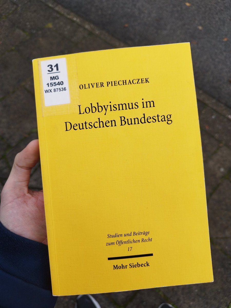 Erstes Buch für die Masterarbeit ausgeliehen 😁