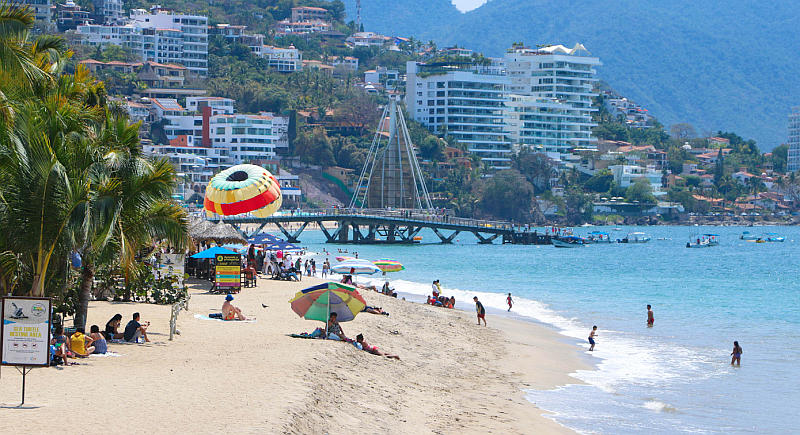 banderasnews's tweet photo. Puerto Vallarta World's #2 Small City
https://t.co/gxIHTsUo2d #PuertoVallarta  ranks #2 in the world and #1 in #Mexico  in @CNTraveler  Readers’ Choice Awards https://t.co/8rKKqh5JGE
