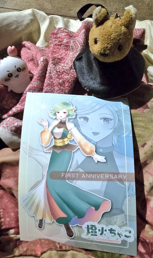 UMr6VUu6g06781's tweet image. 燈火ちゃこちゃん1周年記念プリント、いつものローソンにて夜バイト終わりソッコーでお迎えっ🍵
このままじゃあれだし額縁にいれなきゃ!!
#燈火ちゃこ