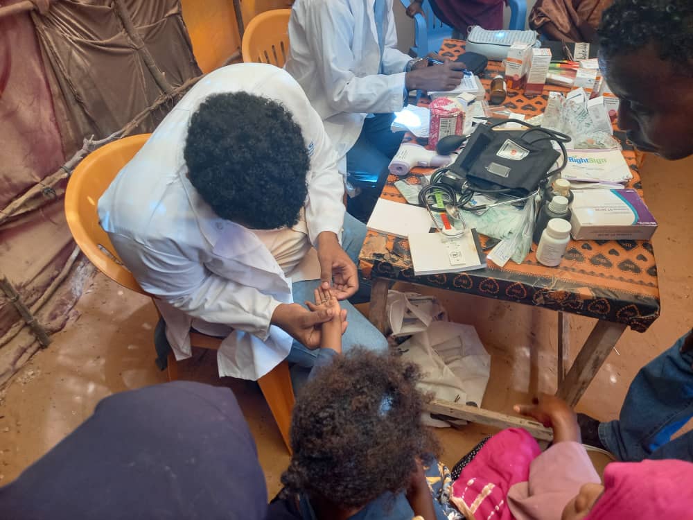 Sasdosom's tweet image. #SASDOSOM Outreach Team delivered essential medicines &amp;amp; health services to IDP camps in Deynile District, supporting vulnerable communities with consultations, meds &amp;amp; hygiene awareness.

#SASDO #HealthcareForAll #Deynile #Somalia @unicefsomalia @UNTMIS_ @UNFPA_SOMALIA @WHOSom