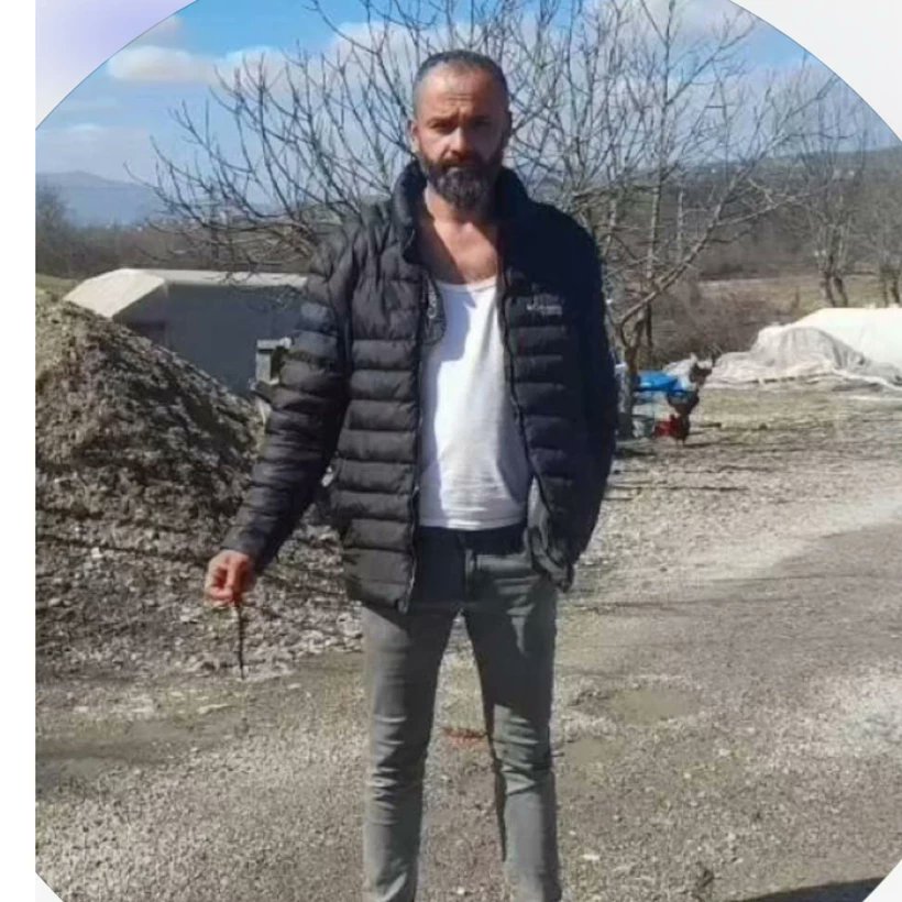 📌 Zonguldak'ta 17 yaşındaki Hasret Akkuzu'nun cesedi su kuyusunda bulundu. 

Soruşturmada şüpheli olarak aranan Deniz Boyacı Aydın'da yakalandı.  

Boyacı'nın 5 kişinin katili olduğu, 2016 yılında tahliye edildikten sonra cezaevine dönmediği ortaya çıktı!