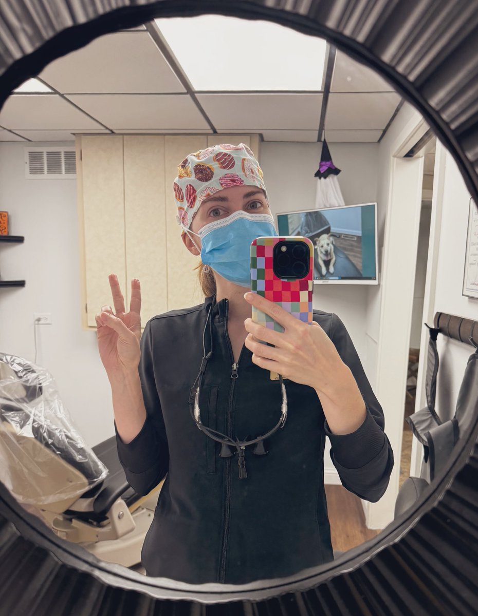 Frances (@franlreichmuth) on Twitter photo Wednesday is up and running 🦷🪥 Wednesday is up and running 🦷🪥