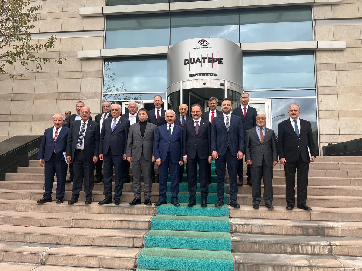 📍 Başkent #Ankara ’da “Siirt’in Geleceği: Ekonomik Dönüşüm ve Kalkınma Çalıştayı” düzenlendi.

Çalıştayda, #Siirt ’in sahip olduğu doğal, ekonomik ve beşerî potansiyel ele alınarak; ilin üretim kapasitesinin artırılması, istihdamın geliştirilmesi ve sürdürülebilir kalkınma