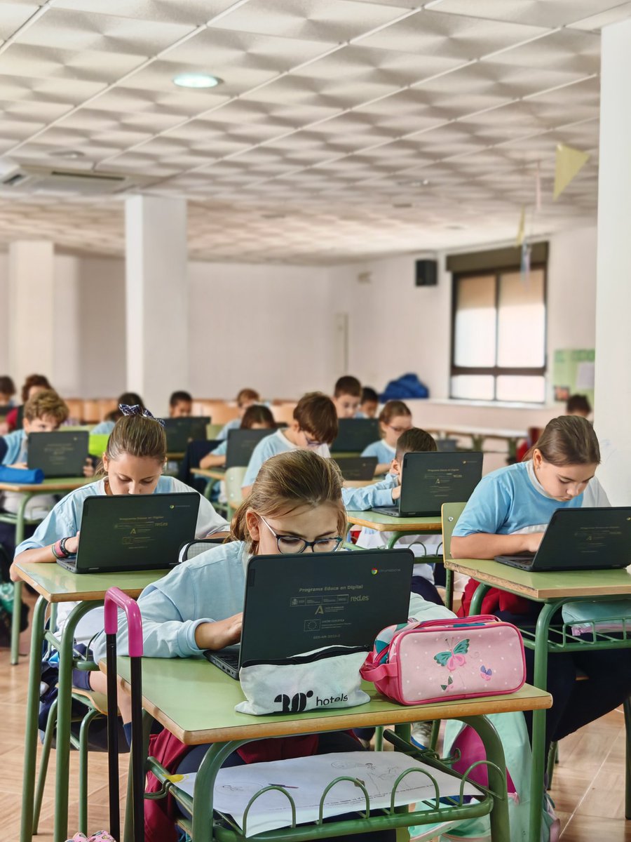 📧 En 4º de Primaria trabajamos la escritura de cartas y correos electrónicos usando un simulador digital. ¡Aprender comunicando! 📝💻

#LenguaCastellana #EducaciónDigital #FranciscanosMartos #Amacontodoelcorazon