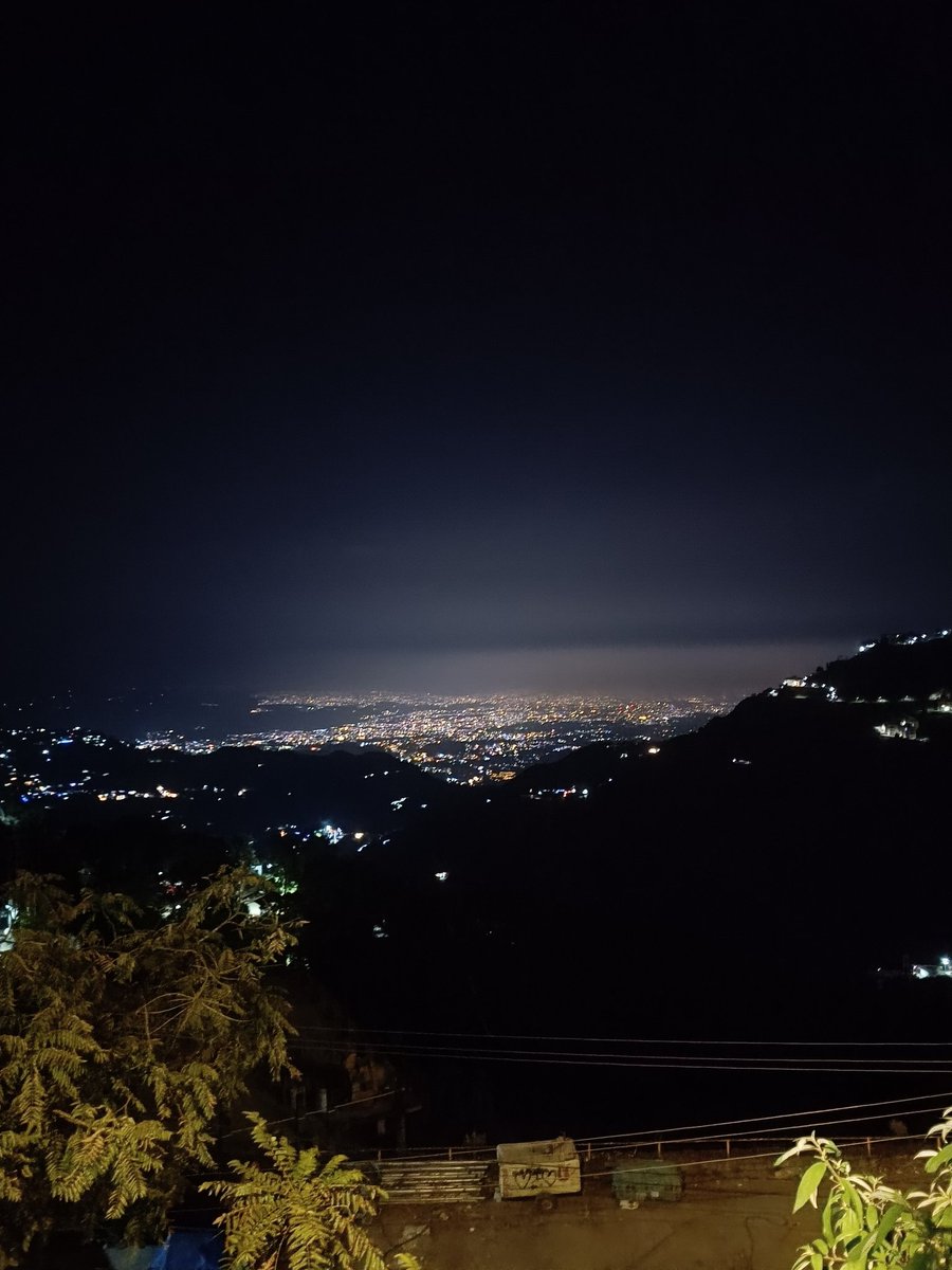 Nikhil7101's tweet photo. Mountains are more beautiful at night 😍🌉 https://t.co/Jgz9zmA6Ws