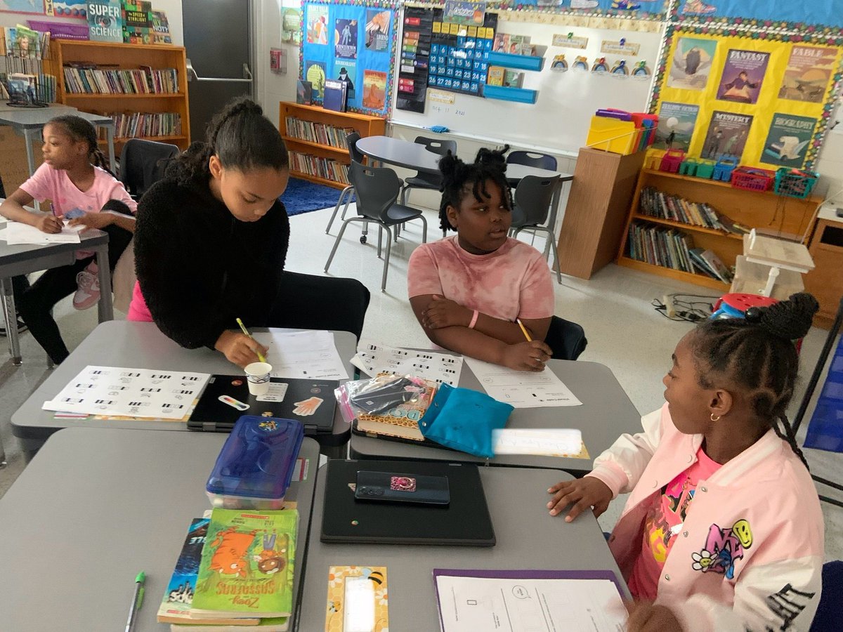 CM201U's tweet image. Mrs. Hathaway’s class at Balmoral is exploring how digital devices encode and transfer complex information over long distances! Students are working with partners to create their own codes and send messages across the classroom.
#BalmoralBulldogs #DigitalLearning #CodingFun