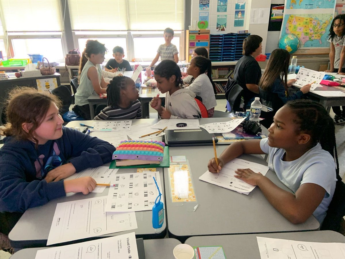 CM201U's tweet image. Mrs. Hathaway’s class at Balmoral is exploring how digital devices encode and transfer complex information over long distances! Students are working with partners to create their own codes and send messages across the classroom.
#BalmoralBulldogs #DigitalLearning #CodingFun