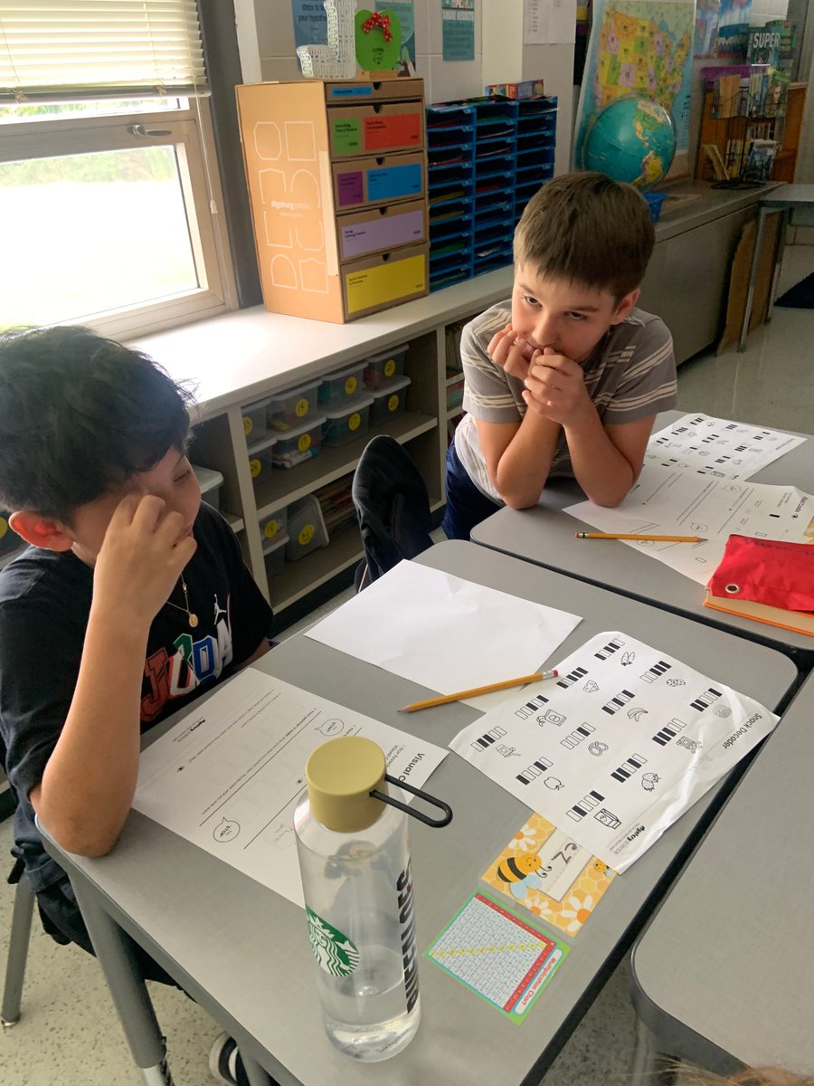 CM201U's tweet image. Mrs. Hathaway’s class at Balmoral is exploring how digital devices encode and transfer complex information over long distances! Students are working with partners to create their own codes and send messages across the classroom.
#BalmoralBulldogs #DigitalLearning #CodingFun