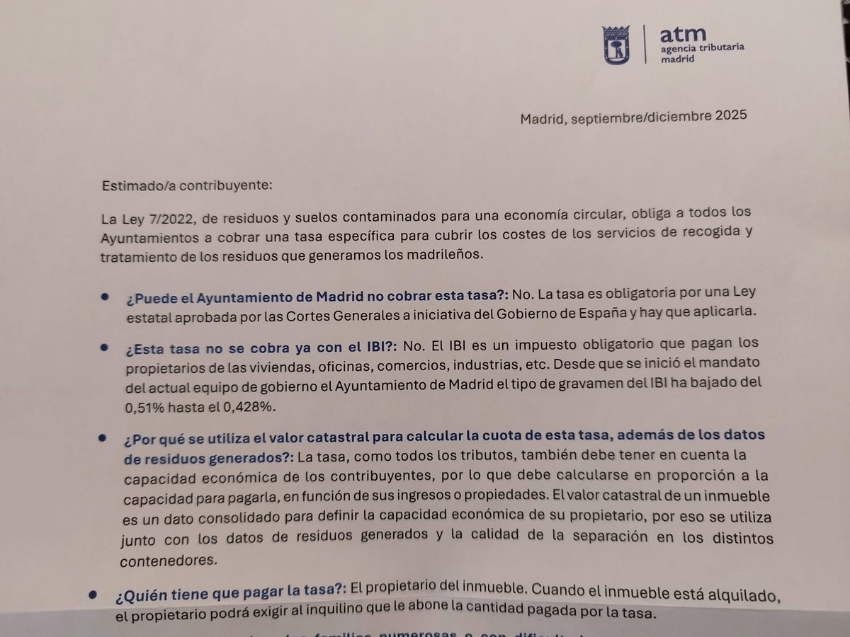Me acaba de llegar la carta del Ayuntamiento de Madrid con la "Nueva Tasa de Gestión de Residuos". Me ha dejado tiritando. No es una tasa, es un atraco. 

Fíjense cómo la primera pregunta que preventivamente responde el HDP de Almeida es si el Ayuntamiento puede NO cobrar esta