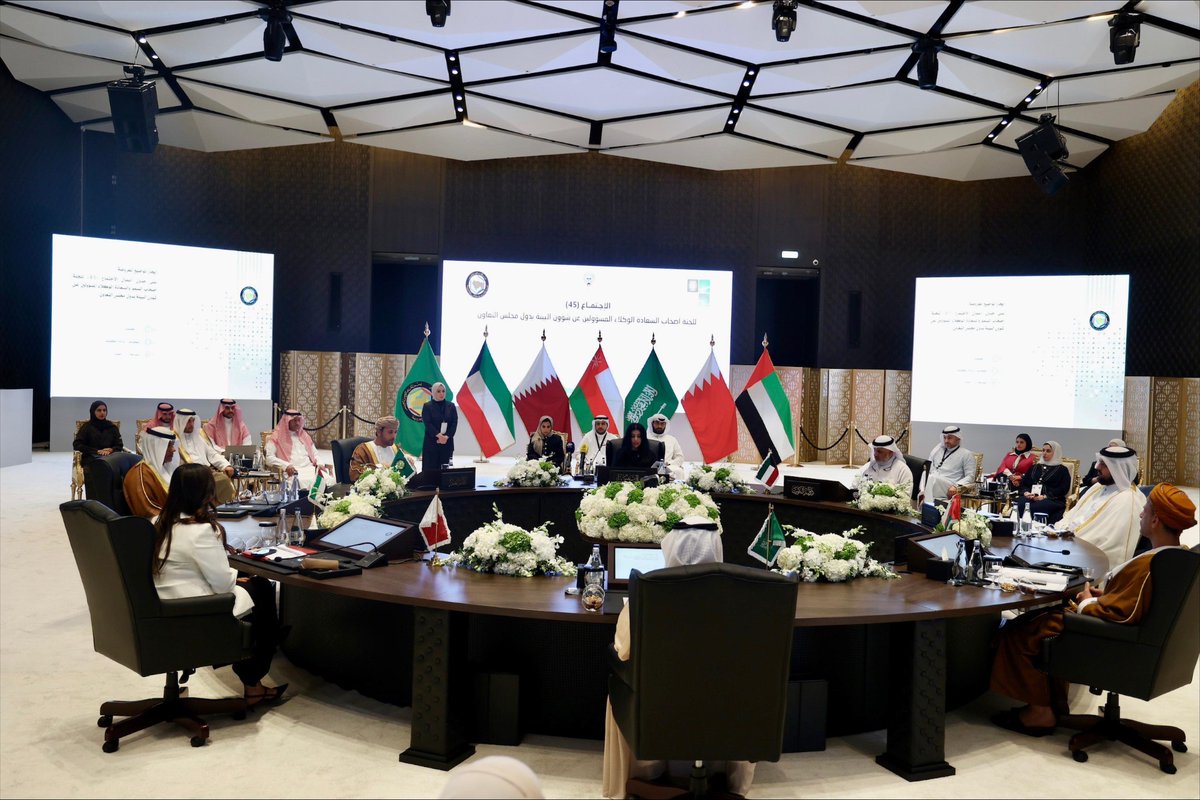 kuna_ar's tweet photo. خلال الاجتماع الـ 45 للوكلاء المسؤولين عن شؤون البيئة بدول مجلس التعاون الذي تستضيفه الكويت

- المدير العام لهيئة البيئة بالتكليف نوف بهبهاني تؤكد التزام دولة الكويت بمواصلة دعم المبادرات والمشروعات البيئية الخليجية المشتركة لتحقيق الأهداف نحو بيئة نظيفة وآمنة ومستدامة

- الأمين العام المساعد للشؤون الاقتصادية بالأمانة العامة لمجلس التعاون خالد السنيدي: دول المجلس أولت اهتمامًا متزايدًا بقضايا البيئة انطلاقًا من إدراكها لتأثير التحديات البيئية على التنمية المستدامة

 https://t.co/roEdX1HyM6

#كونا #الكويت