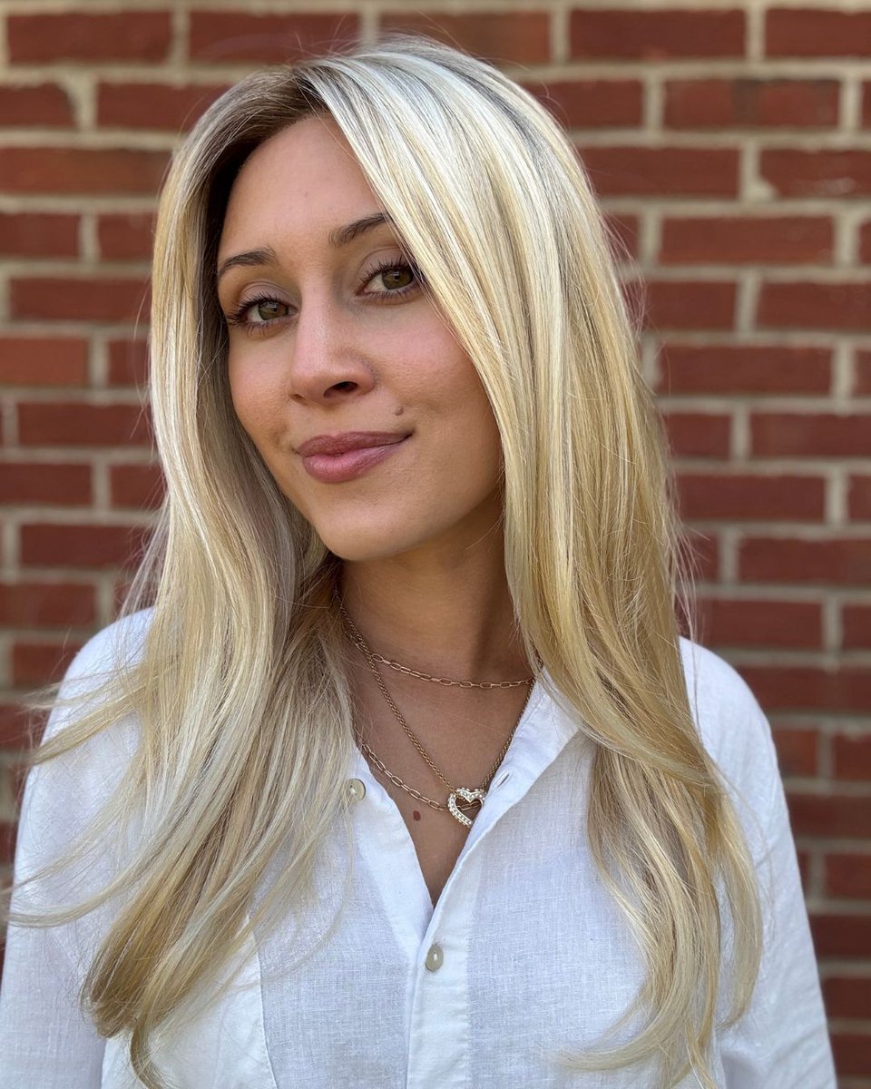 pattispearls's tweet image. The stunning, long-layered Aria by @jonrenau in Laguna Blonde FS24/102S12 ☀️😎

Shop it here: wigsbypattispearls.com/products/aria-…

#wigsbypattispearls #thinhairsolutions #tryon #alternativehair #hairlosssolutions #hairconfidence #jonrenau