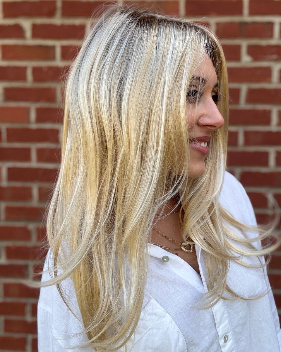 pattispearls's tweet image. The stunning, long-layered Aria by @jonrenau in Laguna Blonde FS24/102S12 ☀️😎

Shop it here: wigsbypattispearls.com/products/aria-…

#wigsbypattispearls #thinhairsolutions #tryon #alternativehair #hairlosssolutions #hairconfidence #jonrenau