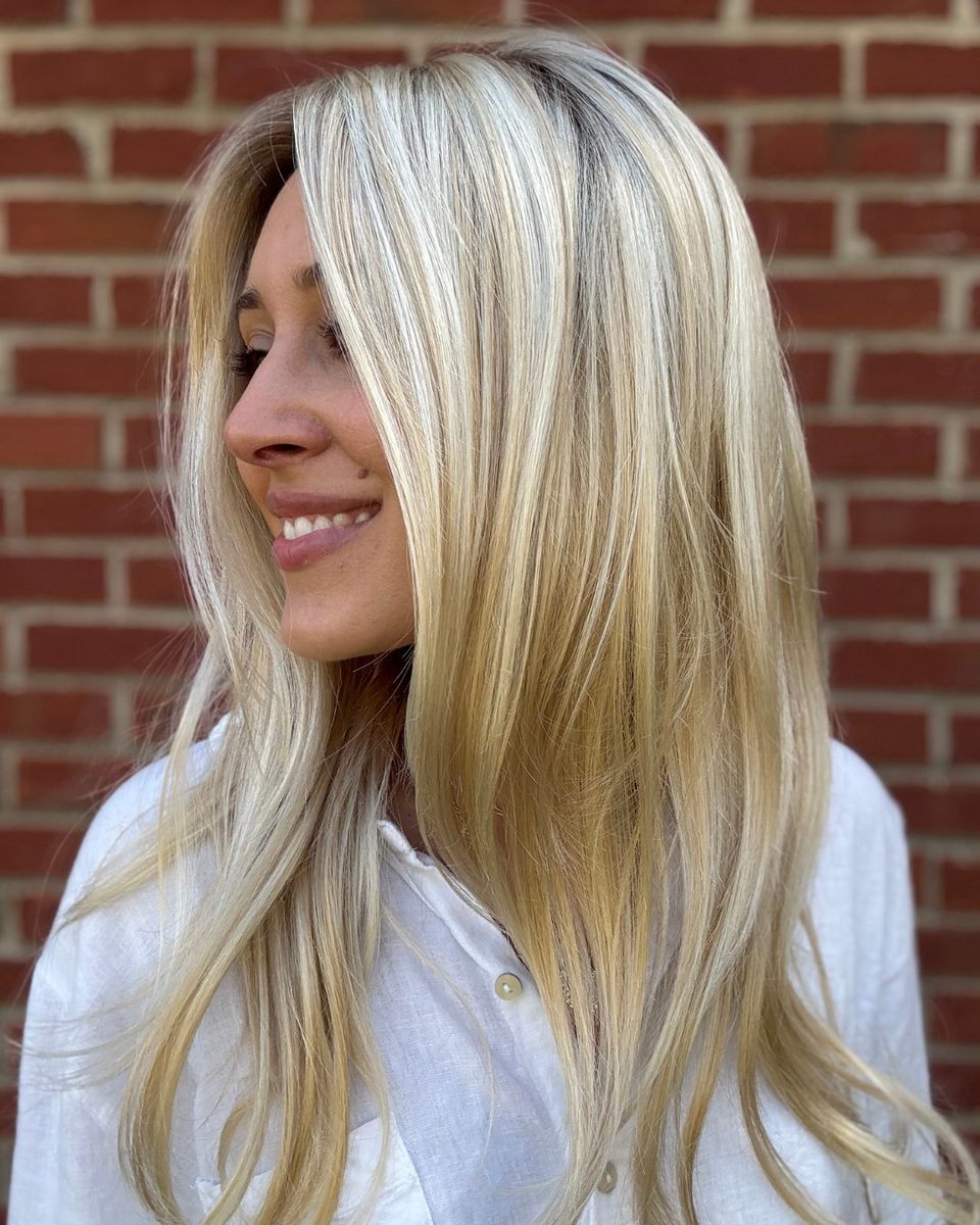 pattispearls's tweet image. The stunning, long-layered Aria by @jonrenau in Laguna Blonde FS24/102S12 ☀️😎

Shop it here: wigsbypattispearls.com/products/aria-…

#wigsbypattispearls #thinhairsolutions #tryon #alternativehair #hairlosssolutions #hairconfidence #jonrenau