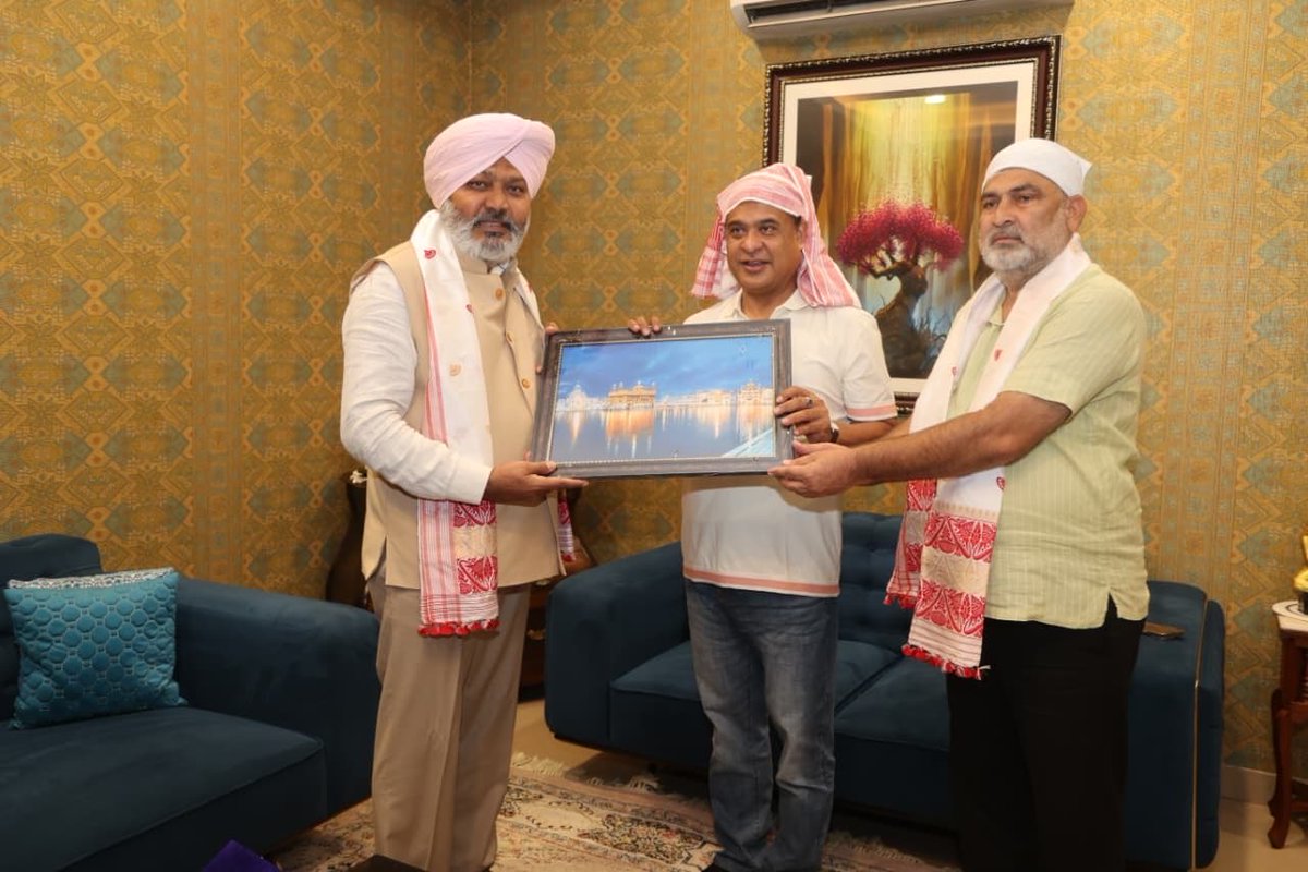HarpalCheemaMLA's tweet image. Met with Hon’ble CM of Assam Sh. @HimantaBiswa Ji and extended an invite for the state event commemorating the 350th Martyrdom Day of Sri Guru Tegh Bahadur Ji. Grateful for his warm hospitality at his residence and look forward to his gracious presence at the event.@AAPPunjab…