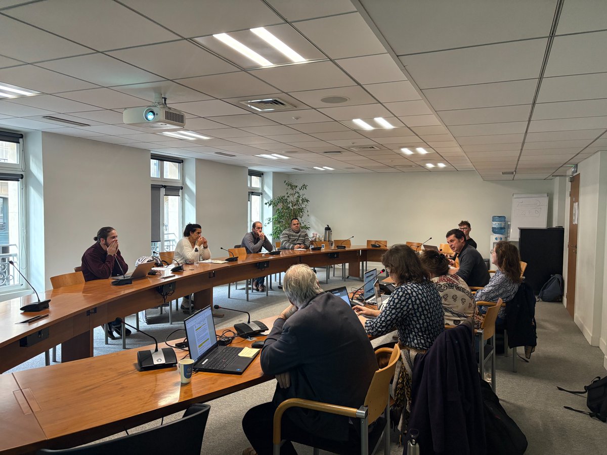 Le Groupe Pro Pdts Laitiers Fermiers se réunit aujourd'hui pour faire un état des lieux des différents projets de R&amp;D. 
Présidé par la FNEC et animé par <a href="/InstitutElevage/">Institut de l'élevage - Idele</a>, il rassemble les structures pro et techniques de la filière fermière ovine, bovine, caprine.📷📷📷