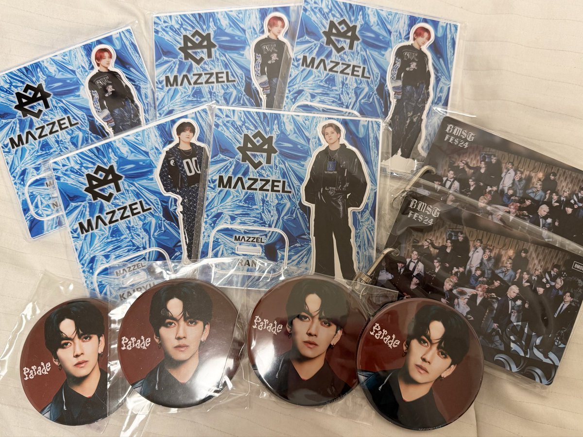 eikisan_'s tweet image. ガチでお家で眠ってて申し訳ないレベルにあるのでだれか買取してください🙇‍♂️

【譲】画像のもの（撮るのめんどくさいから撮ってないけどトレカもあります）

【求】買取

金額はがめついので相場よりちょい安いくらいで譲り考えています😭ｗｗｗｗ

#BEFIRST #BEFIRST譲 #BMSG譲 #BEFIRST買取