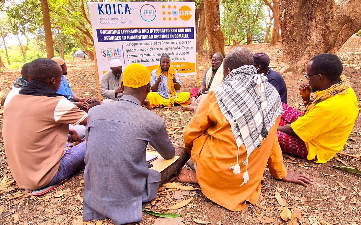 IfrahFoundation's tweet image. With funding from @KOICAKenya through @UNFPA_SOMALIA, community leaders in Jowhar District discussed the aims &amp;amp; objectives of the #SASATogether #SupportPhase, sharing how building power with others can help create safer homes &amp;amp; promote health relationships.
#EndVAWG