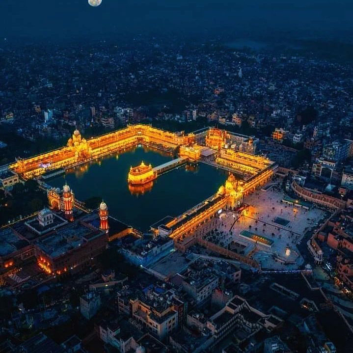 learnpunjabi's tweet image. Aerial view of Darbar sahib in #Amritsar 

Peace | Serenity | Calmness