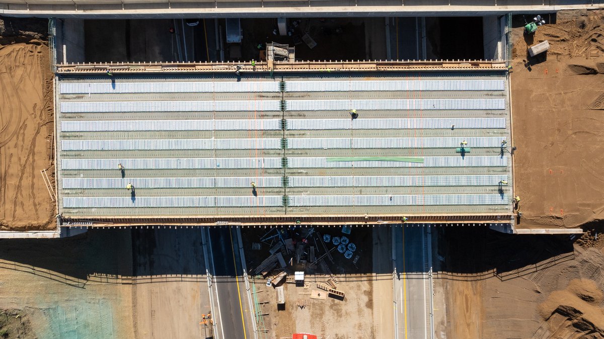 MDOT_Southwest's tweet image. Rebuilding the new Michigan Avenue interchange at I-69 in Marshall, Calhoun County, is progressing nicely! Part of the #MDOT Marshall Modernization project michigan.gov/mdot/projects-…, the new interchange will be a Diverging Diamond Interchange michigan.gov/mdot/travel/sa….