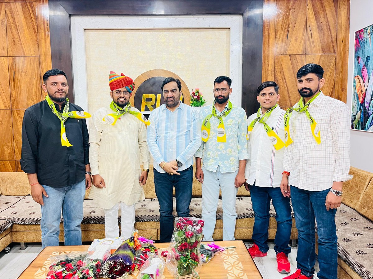 HANUMAN BENIWAL (@hanumanbeniwal) on Twitter photo рдЖрдЬ рдирд╛рдЧреМрд░ рдЖрд╡рд╛рд╕ рдкрд░ рдлрд▓реЛрджреА рдЬрд┐рд▓реЗ рдХреЗ рдХрд╛рдирд╛рд╕рд░ рдирд┐рд╡рд╛рд╕реА рд╢реНрд░реА рд░рд╛рдХреЗрд╢ рдХреБрдорд╛рд░,рд╢реНрд░реА рдЕрд╢реЛрдХ рдмрд┐рд╢реНрдиреЛрдИ,рд╢реНрд░реА рд╢реНрд░рд╡рдг рдмрд┐рд╢реНрдиреЛрдИ,рд╢реНрд░реА рд░рдореЗрд╢ рдмрд┐рд╢реНрдиреЛрдИ рд╡ рдорджрд╛рд╕рд░ рдирд┐рд╡рд╛рд╕реА рд╢реНрд░реА рдордиреАрд╖ рдмрд┐рд╢реНрдиреЛрдИ рдиреЗ рдореБрд▓рд╛рдХрд╛рдд рдХреА рдФрд░ рдЙрдиреНрд╣реЛрдВрдиреЗ рд░рд╛рд╖реНрдЯреНрд░реАрдп рд▓реЛрдХрддрд╛рдВрддреНрд░рд┐рдХ рдкрд╛рд░реНрдЯреА рдкрд░рд┐рд╡рд╛рд░ рдореЗрдВ рд╕рдХреНрд░рд┐рдп рд░реВрдк рд╕реЗ рдЬрдирд╣рд┐рдд рд╕реЗ рдЬреБрдбрд╝реЗ рдХрд╛рд░реНрдп рдХрд░рдиреЗ RLP рдХреА рд╡рд┐рдЪрд╛рд░рдзрд╛рд░рд╛ рдХреЛ рдЬрди - рдЖрдЬ рдирд╛рдЧреМрд░ рдЖрд╡рд╛рд╕ рдкрд░ рдлрд▓реЛрджреА рдЬрд┐рд▓реЗ рдХреЗ рдХрд╛рдирд╛рд╕рд░ рдирд┐рд╡рд╛рд╕реА рд╢реНрд░реА рд░рд╛рдХреЗрд╢ рдХреБрдорд╛рд░,рд╢реНрд░реА рдЕрд╢реЛрдХ рдмрд┐рд╢реНрдиреЛрдИ,рд╢реНрд░реА рд╢реНрд░рд╡рдг рдмрд┐рд╢реНрдиреЛрдИ,рд╢реНрд░реА рд░рдореЗрд╢ рдмрд┐рд╢реНрдиреЛрдИ рд╡ рдорджрд╛рд╕рд░ рдирд┐рд╡рд╛рд╕реА рд╢реНрд░реА рдордиреАрд╖ рдмрд┐рд╢реНрдиреЛрдИ рдиреЗ рдореБрд▓рд╛рдХрд╛рдд рдХреА рдФрд░ рдЙрдиреНрд╣реЛрдВрдиреЗ рд░рд╛рд╖реНрдЯреНрд░реАрдп рд▓реЛрдХрддрд╛рдВрддреНрд░рд┐рдХ рдкрд╛рд░реНрдЯреА рдкрд░рд┐рд╡рд╛рд░ рдореЗрдВ рд╕рдХреНрд░рд┐рдп рд░реВрдк рд╕реЗ рдЬрдирд╣рд┐рдд рд╕реЗ рдЬреБрдбрд╝реЗ рдХрд╛рд░реНрдп рдХрд░рдиреЗ RLP рдХреА рд╡рд┐рдЪрд╛рд░рдзрд╛рд░рд╛ рдХреЛ рдЬрди -