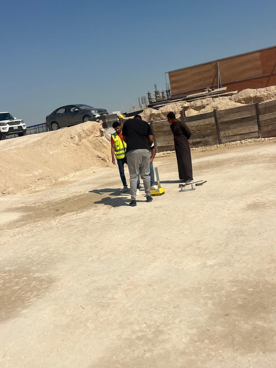 مقاولو المشرق tweet media